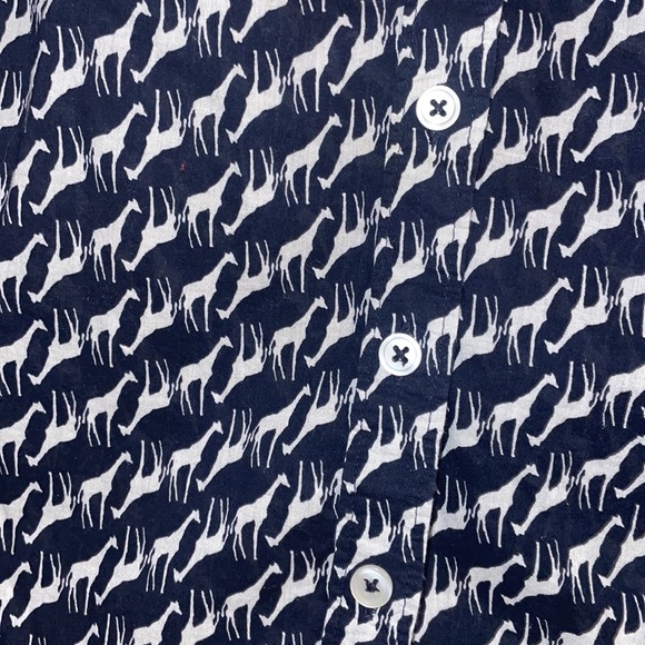 •CROWN&IVY•NAVY&WHITE GIRAFFE BUTTON DOWN COLLAR BLOUSE SIZE PETITE SMALL(PS) - Picture 6 of 7